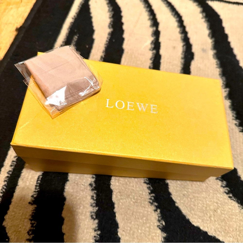 LOEWE BOX & duster